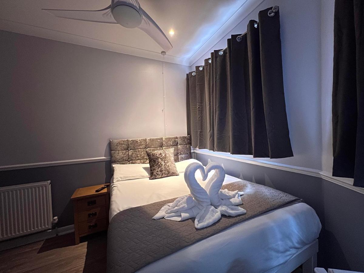 The Commongate Hotels London Exterior photo